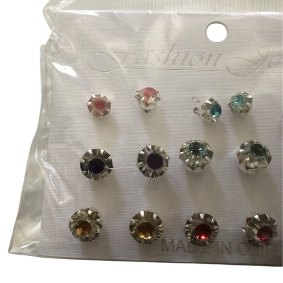 9 Pairs Of Crystal Stud Earrings Assorted Colors Multicolor Round Design - Picture 3 of 5